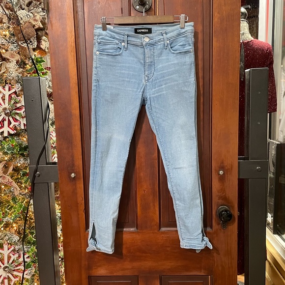Express- Cropped Legging Mid Rose Bottom Tie Jeans, Size 8 - Picture 1 of 5
